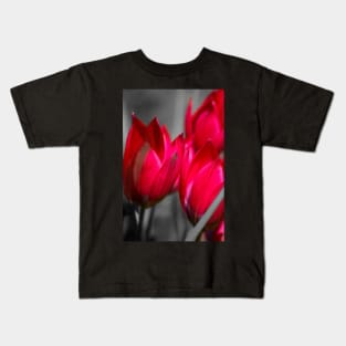 Vibrant tulips Kids T-Shirt